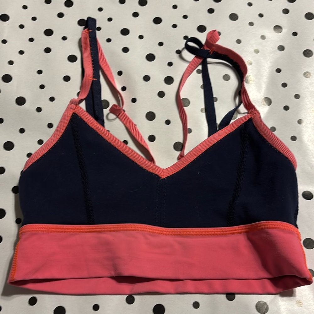 Lululemon sports bra size 4. In really great shape